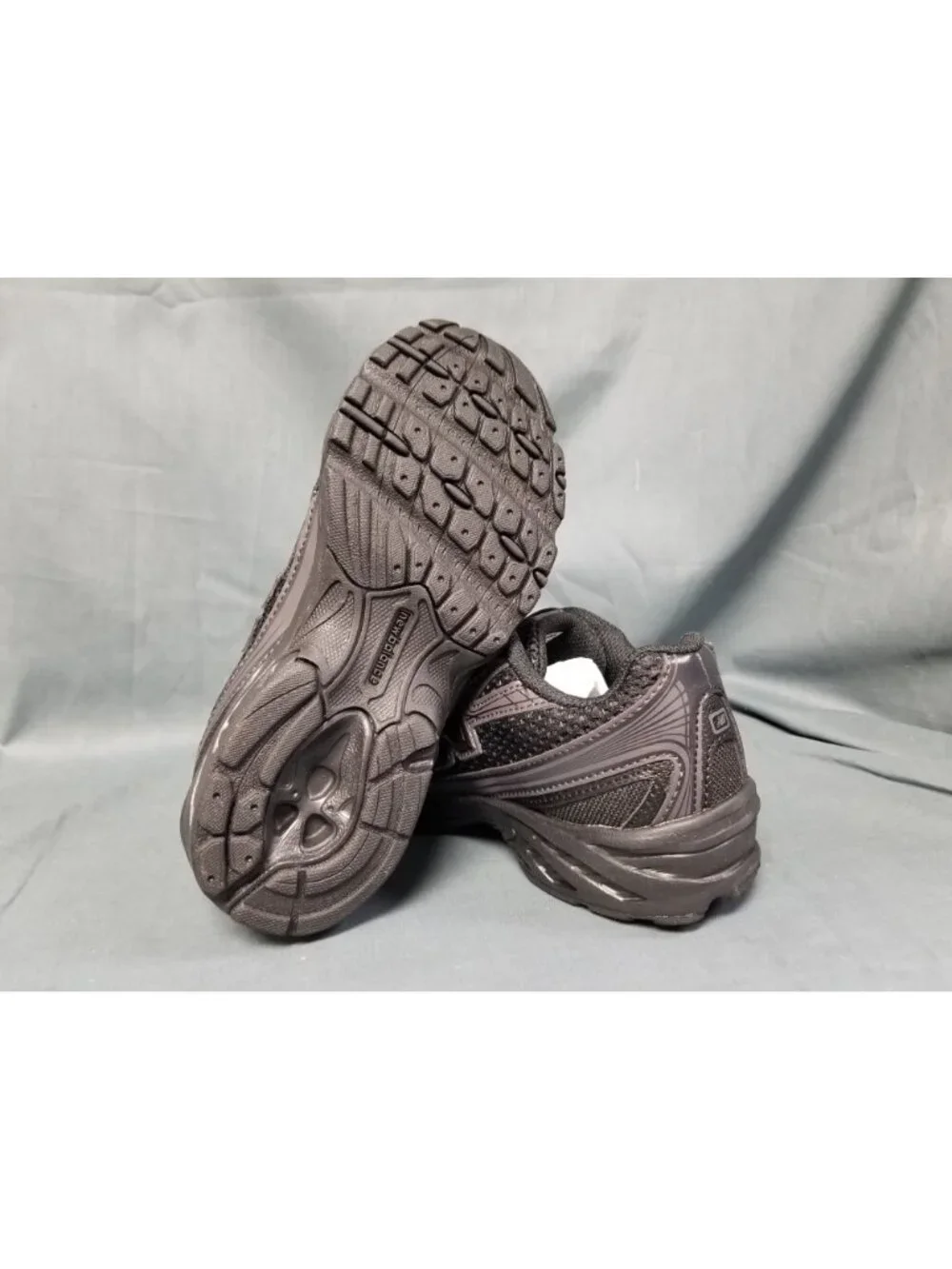 New Balance 740 Bungee Lace Sneakers Black Grey PZ740BO Kids Size 1 NEW NO BOX!